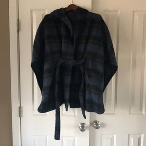 New Coach Cape/Shawl XS
